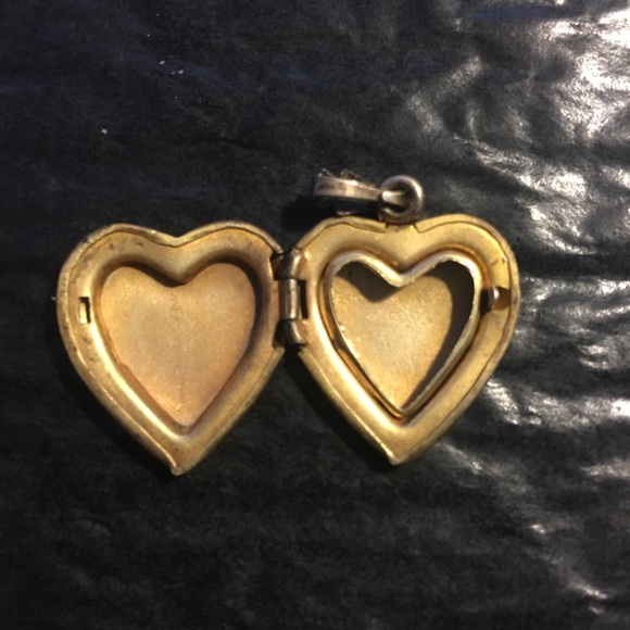 UNENGRAVED 1950s Sterling Locket - Picture 3 of 5